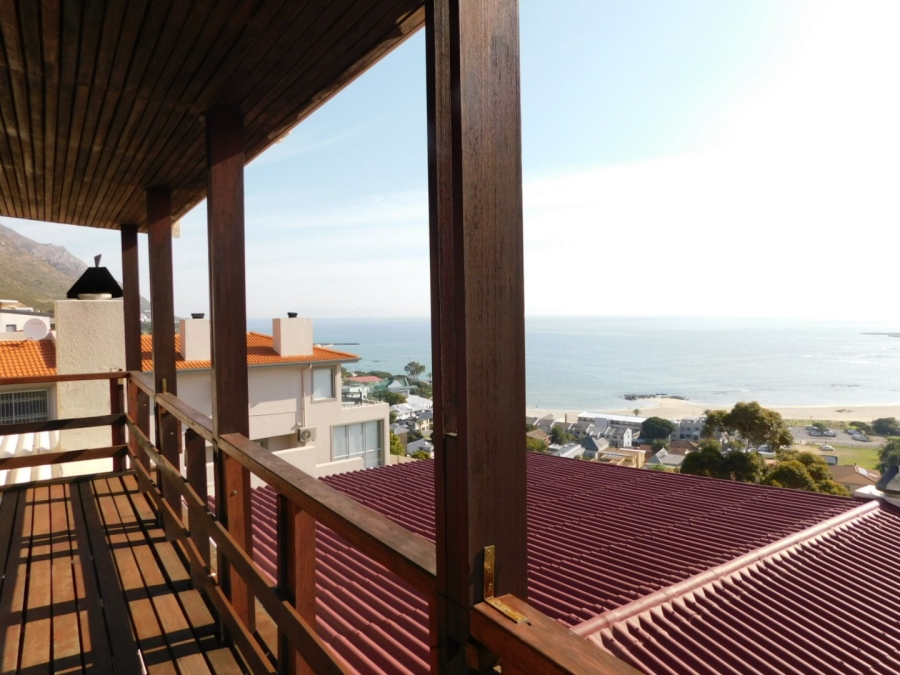 6 Bedroom Property for Sale in Mountainside Western Cape